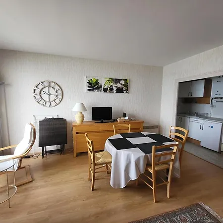 Apartamento Face Avec Balcon, A 50m De La *